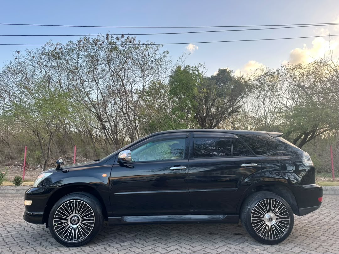 TOYOTA HARRIER thumbnail 11